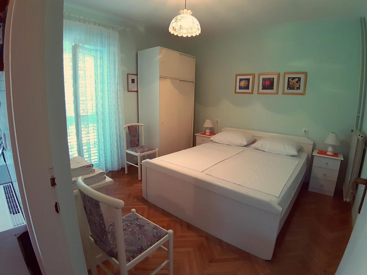 F• R• I• E• N• D• S• Bed and Breakfast Novalja Buitenkant foto
