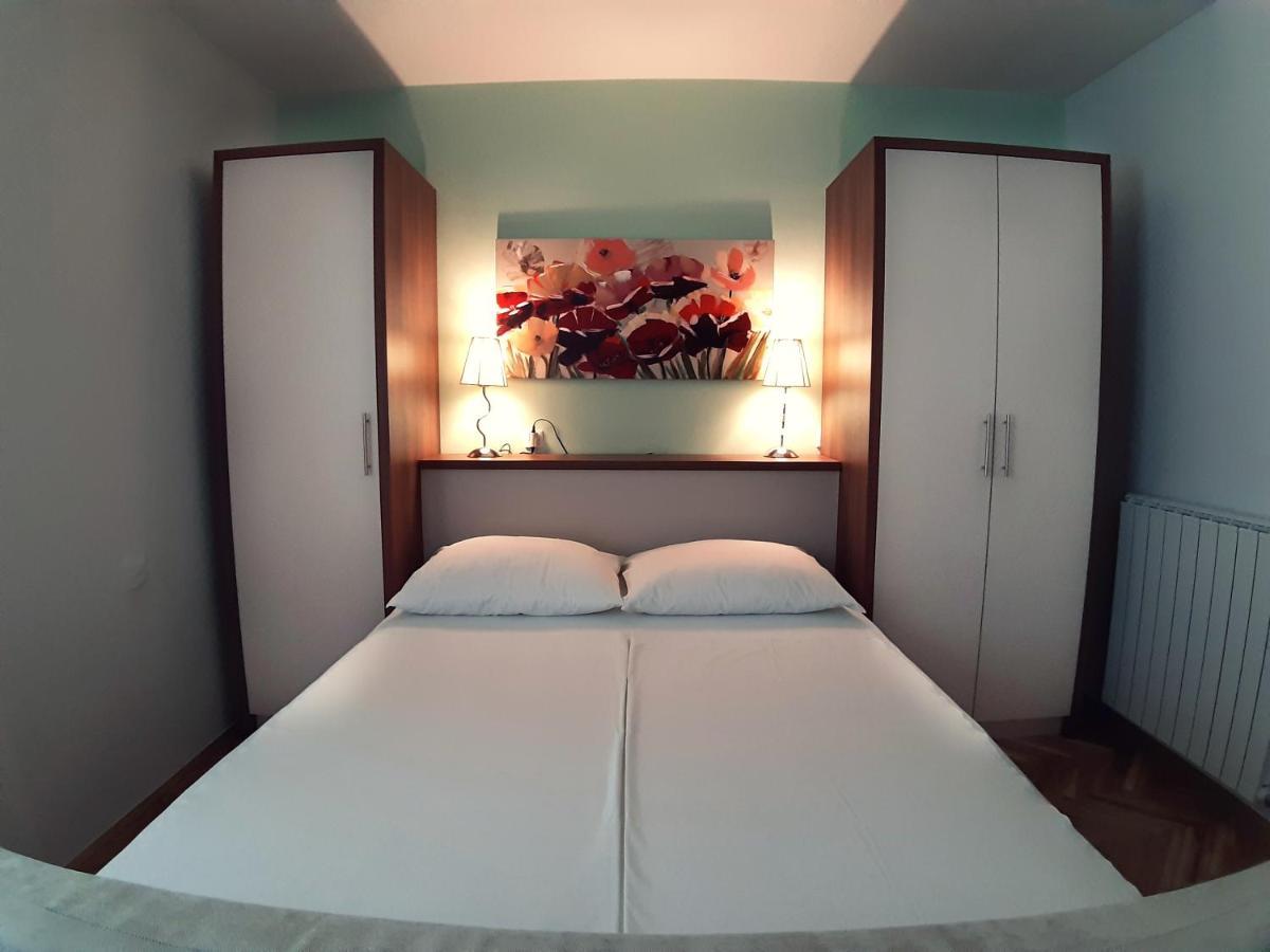 F• R• I• E• N• D• S• Bed and Breakfast Novalja Buitenkant foto